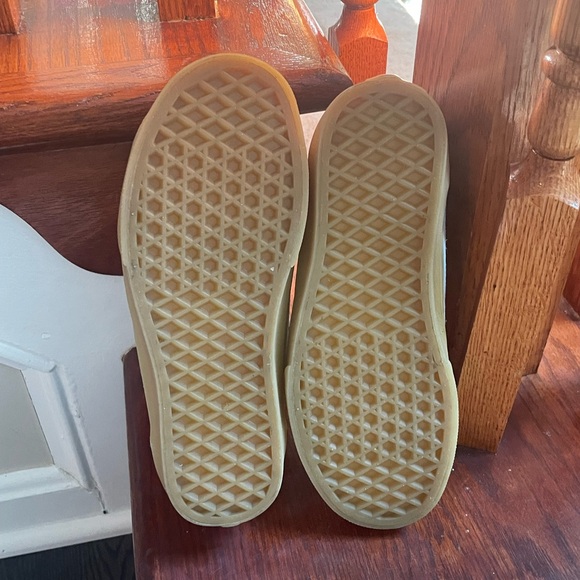 like new vans - Picture 3 of 5